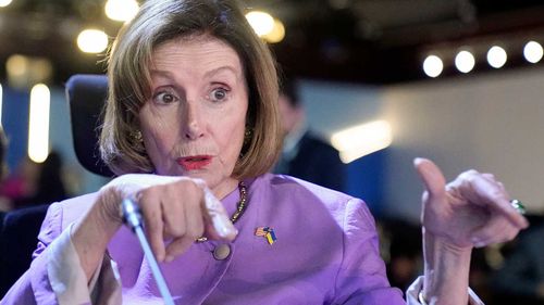 Nancy Pelosi conduce Partidul Republican în Camera Reprezentanților din 2003.