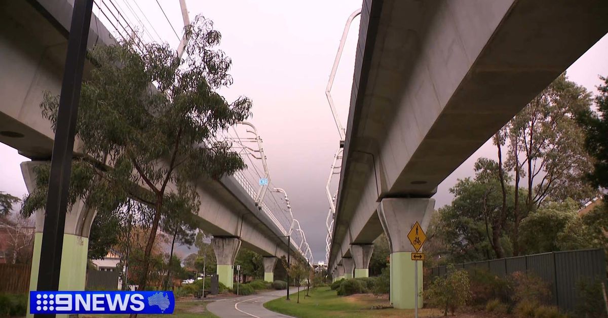 Food delivery driver stabbed and e-scooter stolen in Melbourne