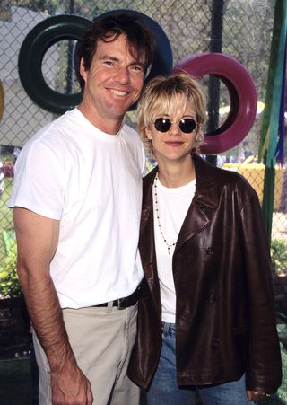 Dennis Quaid ja Meg Ryan '95 Pediatric Aids Foundationin vuotuisella piknikillä vuonna 1995 yksityiskodissa Los Angelesissa, Kaliforniassa, Yhdysvalloissa. 