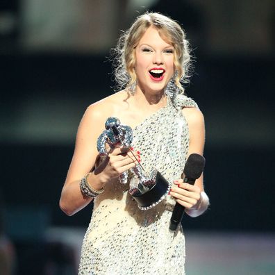 Kanye interrupts Taylor Swift, 2009