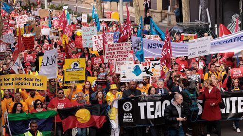 Catholic and public school teachers strike in Sydney