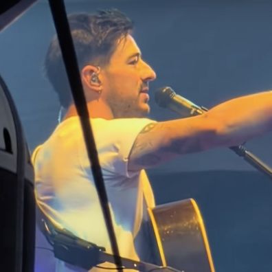 Marcus Mumford storms off stage during Mumford & Sons performance in Oregon