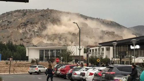 Damage north of Santiago, inland from Valparaiso. (Twitter / @Cooperativa)