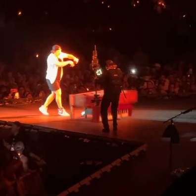 Morgan Wallen flipping piano