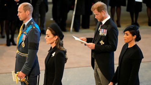Il principe William, principe di Galles, Catherine, principessa di Galles, il principe Harry, duca di Sussex e Meghan, duchessa di Sussex alla veglia della regina Elisabetta II nella Westminster Hall
