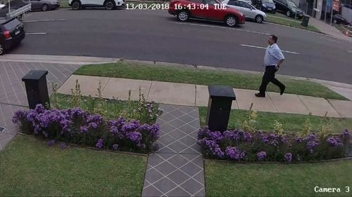 Security vision shows the doctor running down the street to reach Shanae. (Supplied)