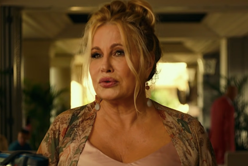 Jennifer Coolidge joue Tanya McQuoid dans Le Lotus blanc.