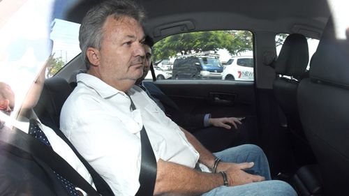 Conman Peter Foster to remain behind bars