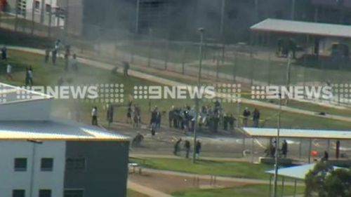 Prisoners rioting at the Metropolitan Remand Centre in Ravenhall, Victoria, over a smoking ban. (9NEWS)