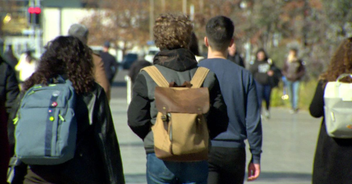 Hundreds of thousands of Aussies to get pay boost after landmark ruling