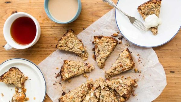 Slow cooker muesli slice