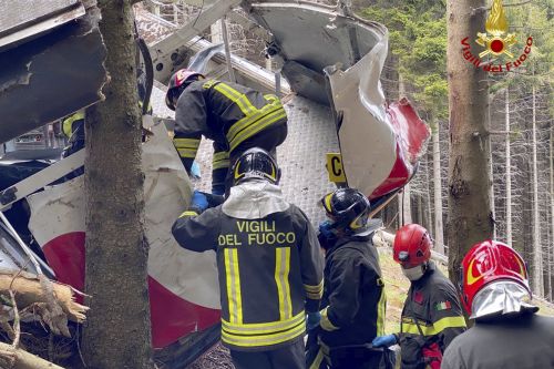 Three arrested over deadly Italy cable auto  crash as investigation finds fault