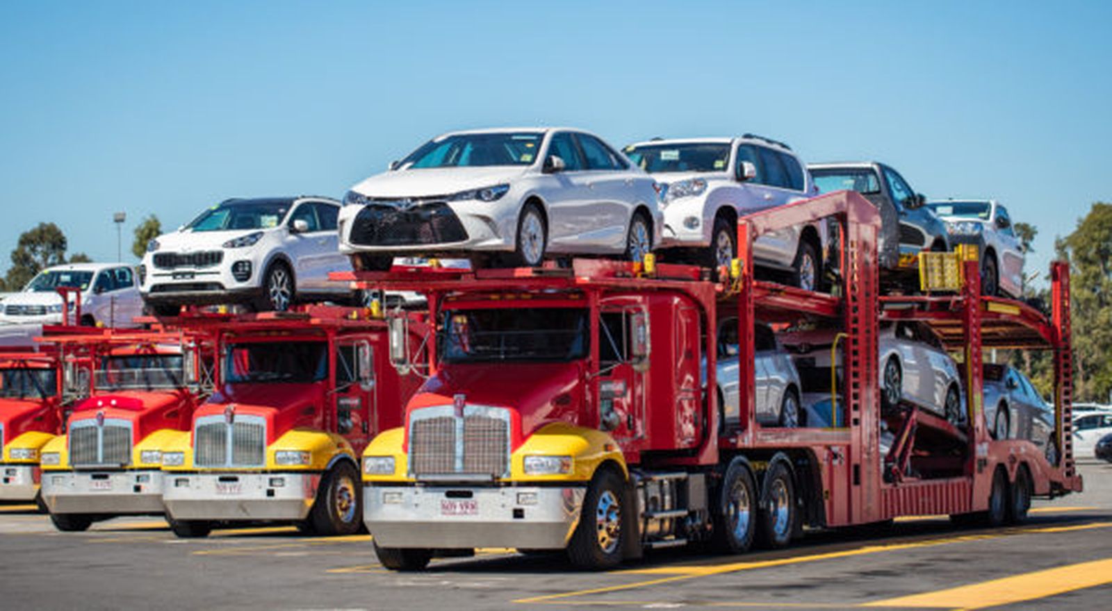 Автомобилестроение. Мерседес eqc 2022. Евросоюз автомобили. Много автомобилей. Новые авто из европы.