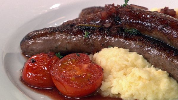 Lamb sausages with redcurrant sauce