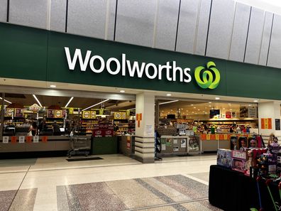 impulse buy supermarket checkout Coles Woolworths aldi iga