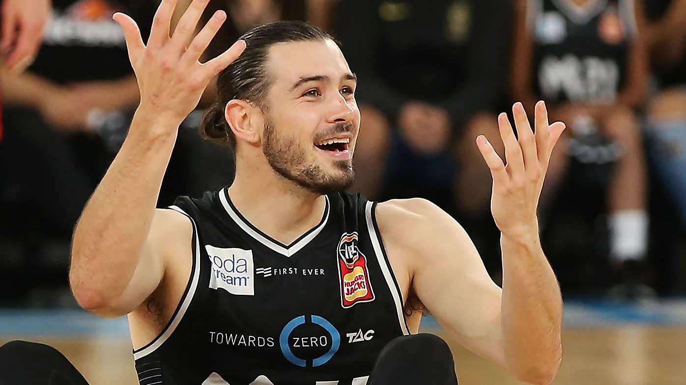Melbourne United tie up NBL Grand Final series with dominant second-half performance