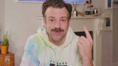 Jason Sudeikis wins Best Actor Golden Globe, wears tie-dye hoodie