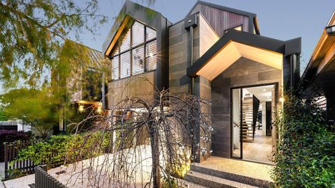 Real estate property listing Bell Street auction Melbourne new build style