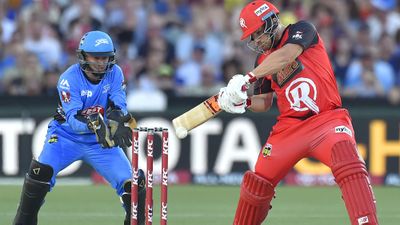 Renegades set Strikers 172 to win - Cricket