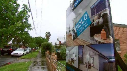 Melbourne's property market has continued its hot run into spring, with some suburbs growing by as much as 20 percent in the September quarter. (9NEWS)