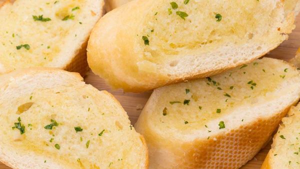 Classic garlic bread