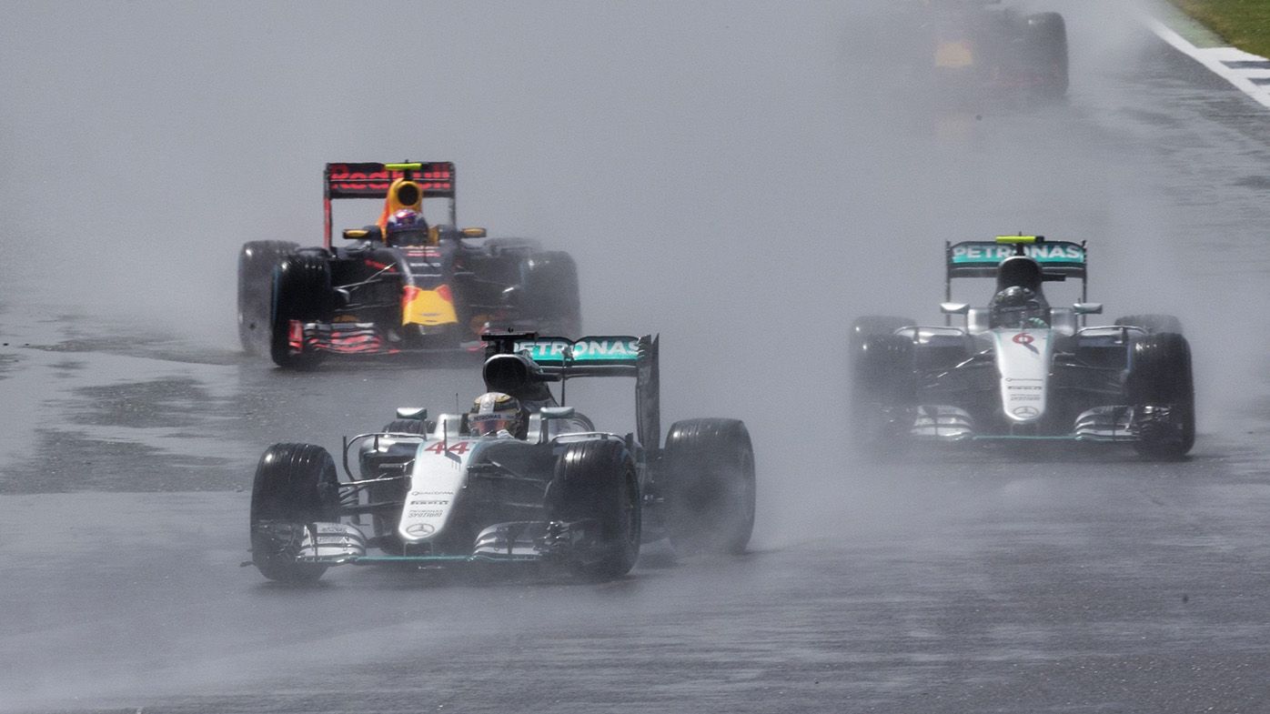 Lewis Hamilton of Mercedes AMG GP leads the pack during the 2016 Formula One Grand Prix of Great Britain at Silverstone. (AAP)