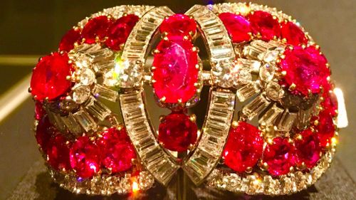 A stunning Cartier brooch from 1907. (9NEWS)