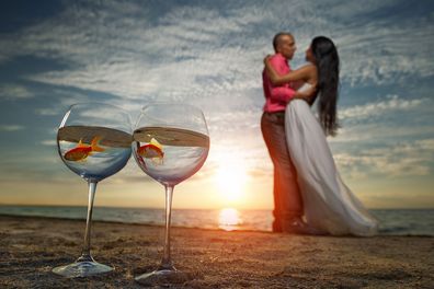 Bride gives wedding guests live goldfish