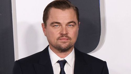 Leonardo DiCaprio has appeared in court to testify for prosecutors  in the trial of ex-Fugees rapper Pras Michel.