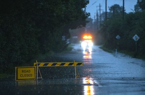 Heavy rain and floodwater is causing the Hawkesbury River at North Richmond to breach its banks and cut many roads. 2nd March 2022, 