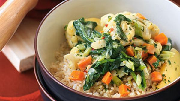 Cauliflower, spinach and potato in coconut milk