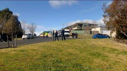 Police were called to the home in Kelso, near Bathurst, at about 11.15am yesterday. (9NEWS)