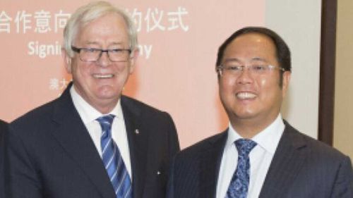 Former Trade Minister Andrew Robb with Huang Xiangmo.