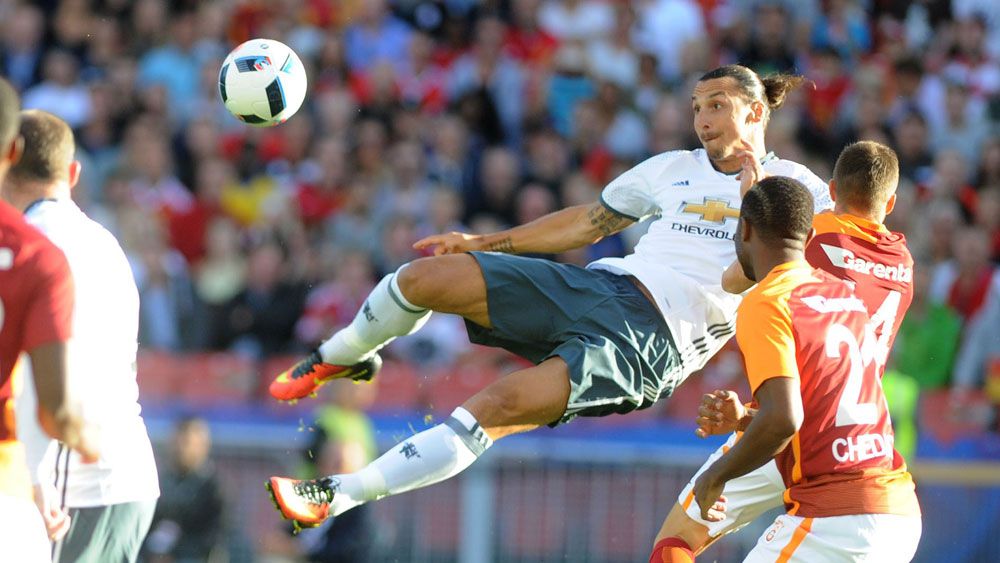 Ibrahimovic delivers early for Man United