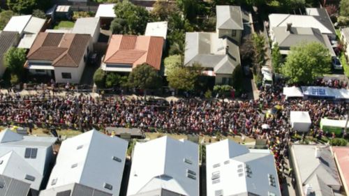 Hundreds of people attended the open day for the five Block houses in Elsternwick. (9NEWS)