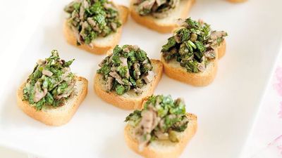 Recipe: <a href="http://kitchen.nine.com.au/2016/05/16/19/15/steak-with-salsa-verde-on-mini-toasts" target="_top">Steak with salsa verde on mini toasts</a>