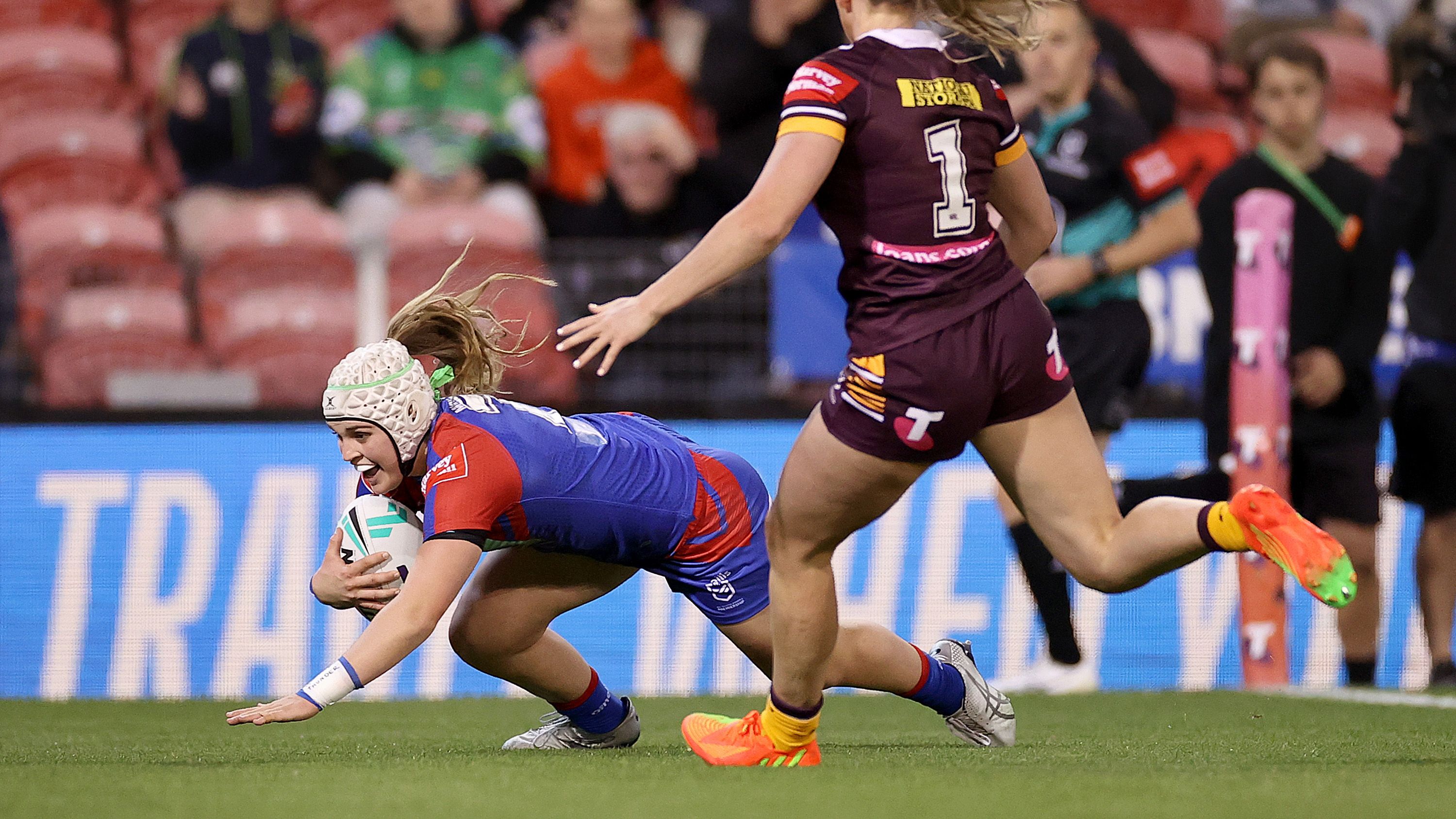 Jesse Southwell of the Knights scores a try during the round one NRLW match between Newcastle Knights and Brisbane Broncos at McDonald Jones Stadium, on August 21, 2022, in Newcastle, Australia. (Photo by Cameron Spencer/Getty Images)