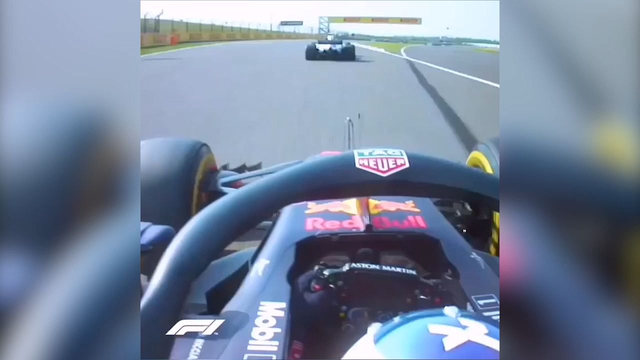 Daniel Ricciardo wins F1 overtake of the season with savage move Valtteri Bottas