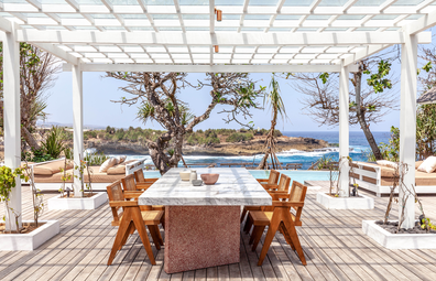 Mandala The Bay terrace dining table