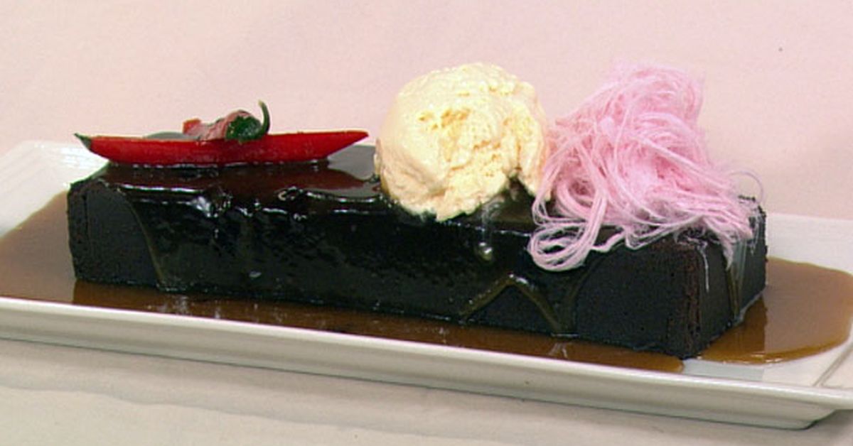 Anise chocolate log with chilli caramel - 9Kitchen