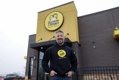 Steven Marks, fondatore e CEO di Guzman y Gomez (GYG) posa per una foto alla Guzman y Gomez Mexican Kitchen a Schaumburg, Illinois, il 5 marzo 2026. (Foto di Kamil Krzaczynski per la Financial Review)