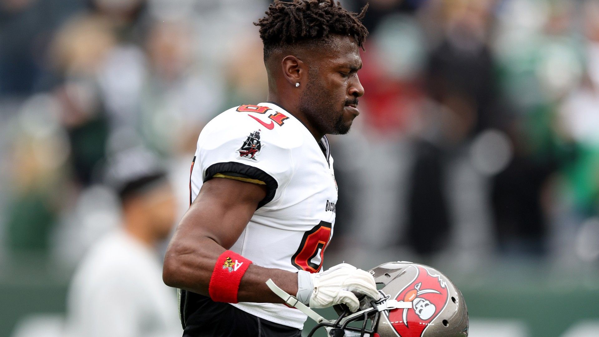 Antonio Brown Booted From Tampa Bay Buccaneers After Mid-Game Meltdown