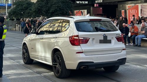 Multiple arrested after police chase Melbourne CBD