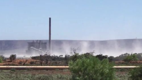Authorities scramble to fix Port Augusta ash cloud 
