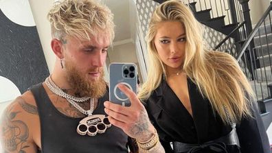Jake Paul poses for a selfie with his partner Jutta Leerdam.