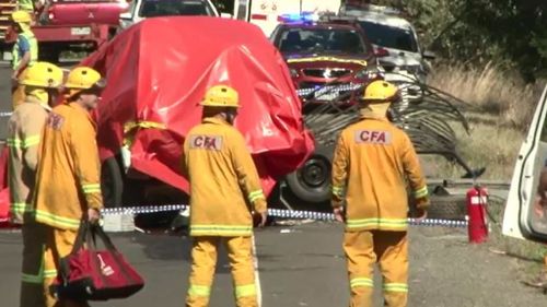 Scene of the crash on the Glenlg Highway (9NEWS)