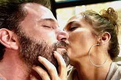 Jennifer Lopez reveals early Valentine's Day present from Ben Affleck.