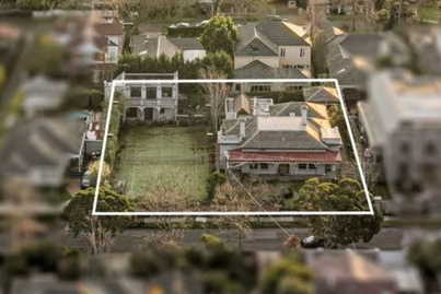 Empty 'Golden Mile' mansion in Melbourne sold after $9 million price hopes