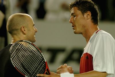 Safin topples ageing legend