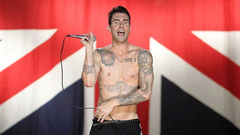 Maroon 5's Adam Levine starts Twitter war with MTV over VMAs